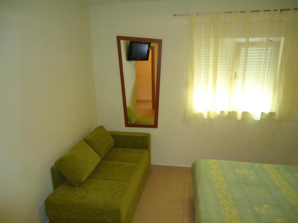 Villa Grgo Apartments Tucepi Bilik gambar
